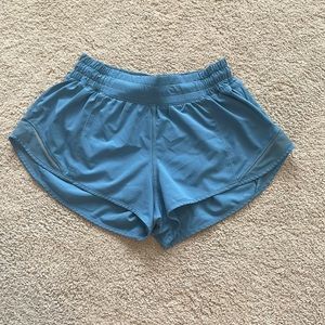 Blue lululemon hotty hot 2.5” shorts size 4
